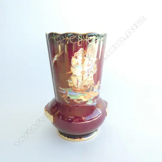 A Crown Devon rouge royale vase